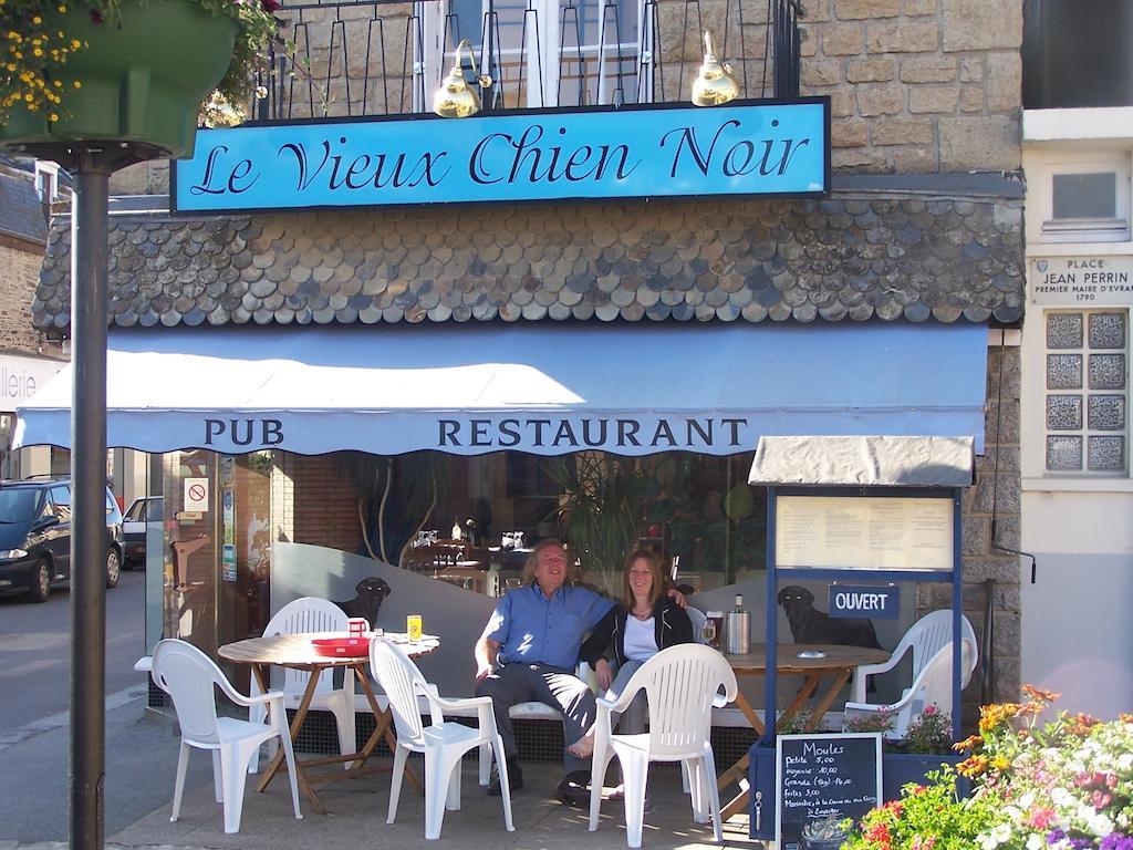 Hotel Le Vieux Chien Noir Évran Exteriér fotografie